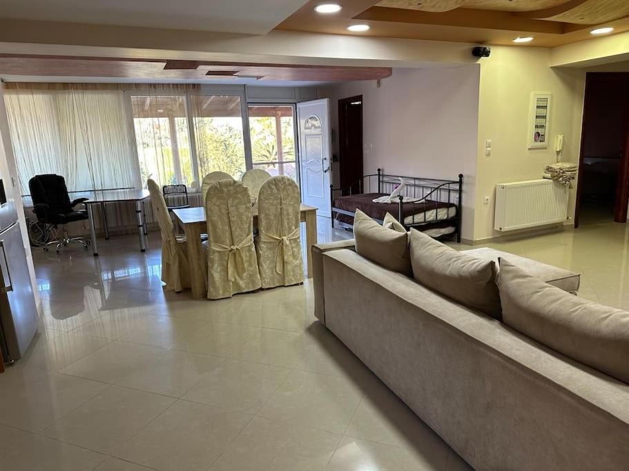 Вілла Lux House With Garden Kampos  Екстер'єр фото