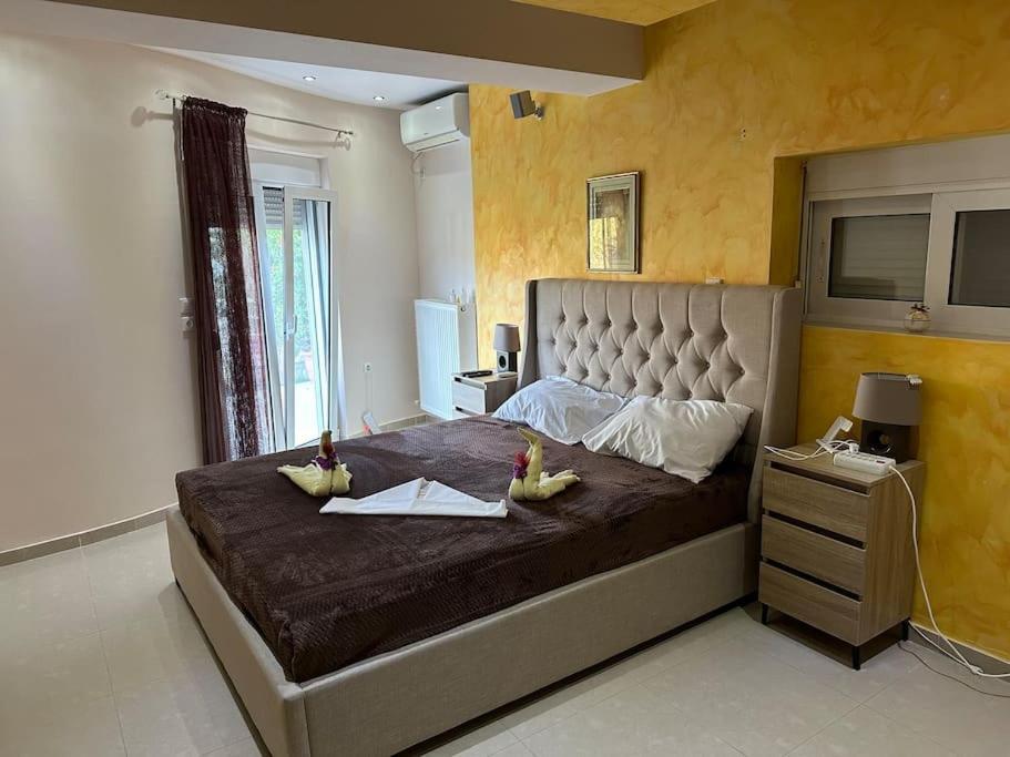 Вілла Lux House With Garden Kampos  Екстер'єр фото
